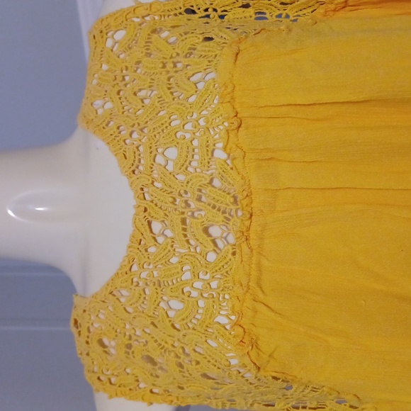 Golden yellow top - Picture 3 of 6